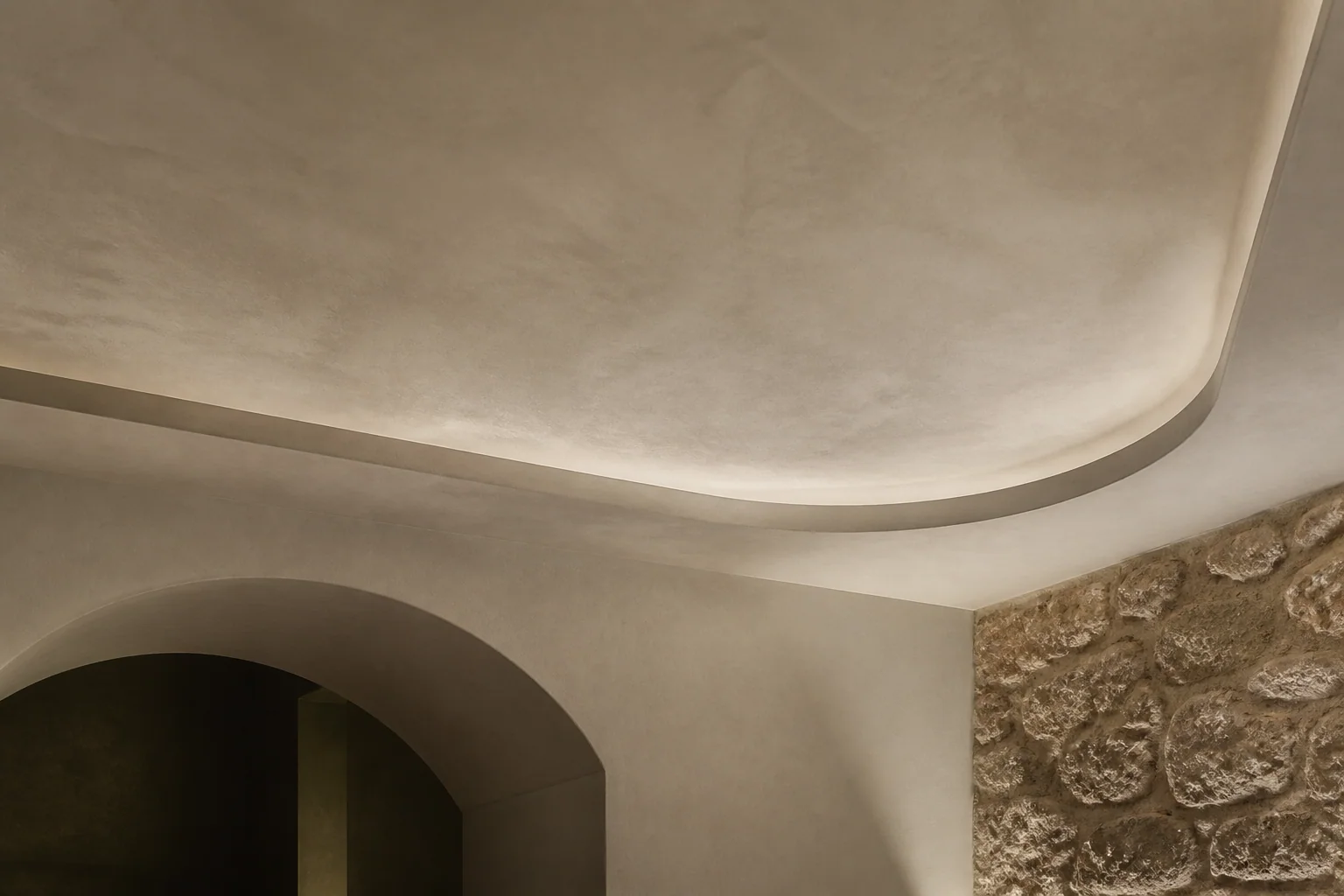 Ceilings inspiration: mineral texture and architectural detail, view 3