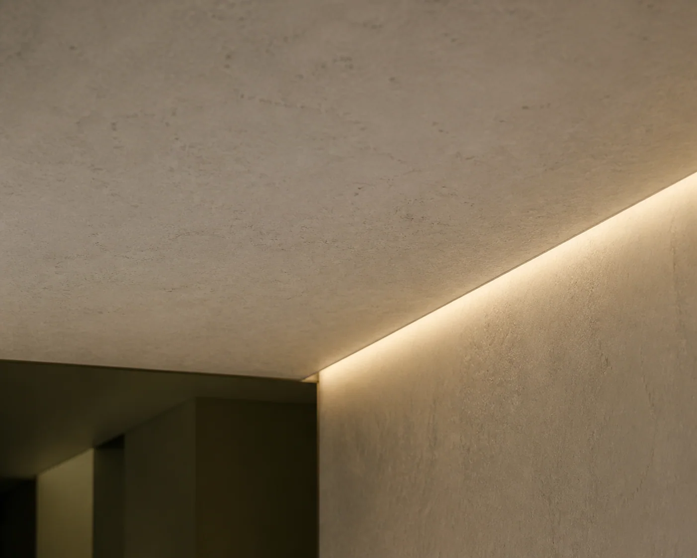 Ceilings inspiration: mineral texture and architectural detail, view 4