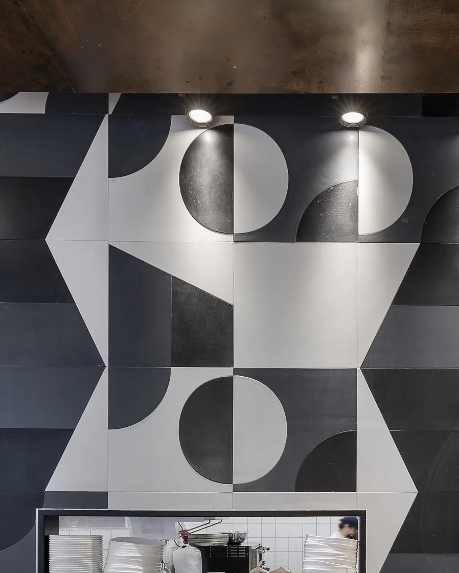 Walls inspiration: mineral texture and architectural detail, view 10